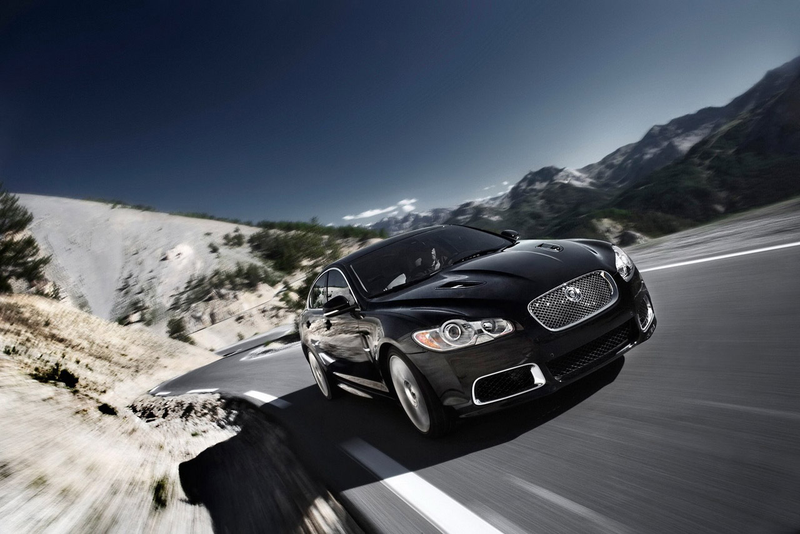 Illustration for article titled 2010 Jaguar XFR: A Powerful Pussycat